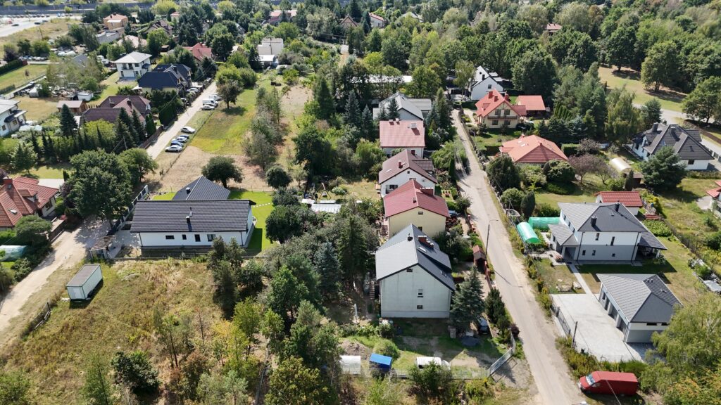 Filmy z Drona Warszawa, Usługi Dronem, Nagrania Ultra HD 4k i 8K Zdjęcia, Działki, dla firm, Wesela, Śluby, Imprezy,