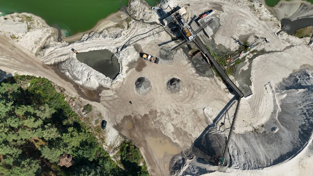 Filmy z Drona Warszawa, Usługi Dronem, Nagrania Ultra HD 4k i 8K Zdjęcia, Działki, dla firm, Wesela, Śluby, Imprezy,